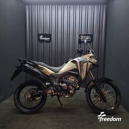 HONDA XRE 300 SAHARA ADVENTURE 